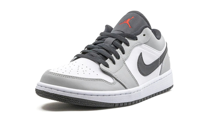 AIR JORDAN 1 LOW "Light Smoke Grey"